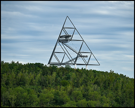 Aussichtsturm Tetraeder auf der Halde Beckstraße